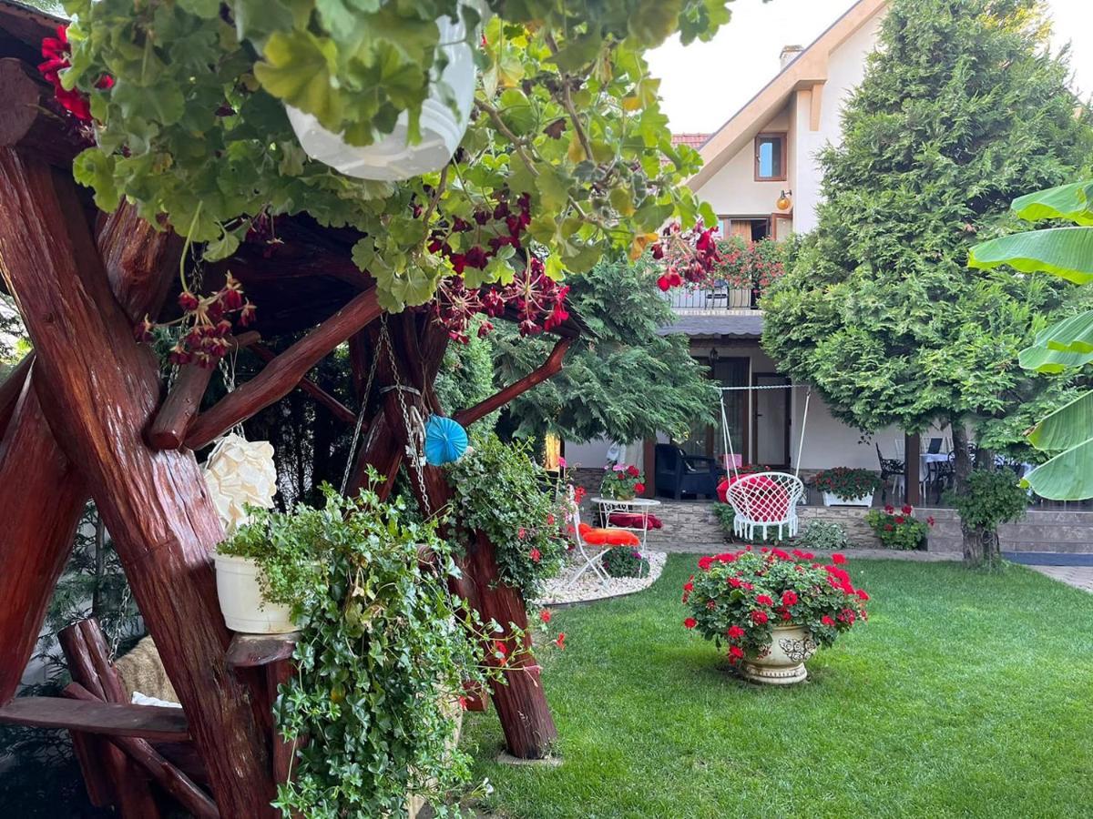 Casa Mona Villa Oradea Exterior foto